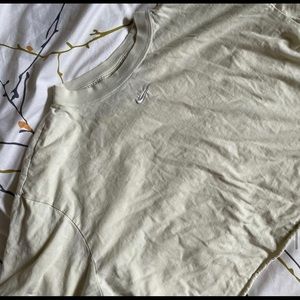 Baby yellow nike crop💛